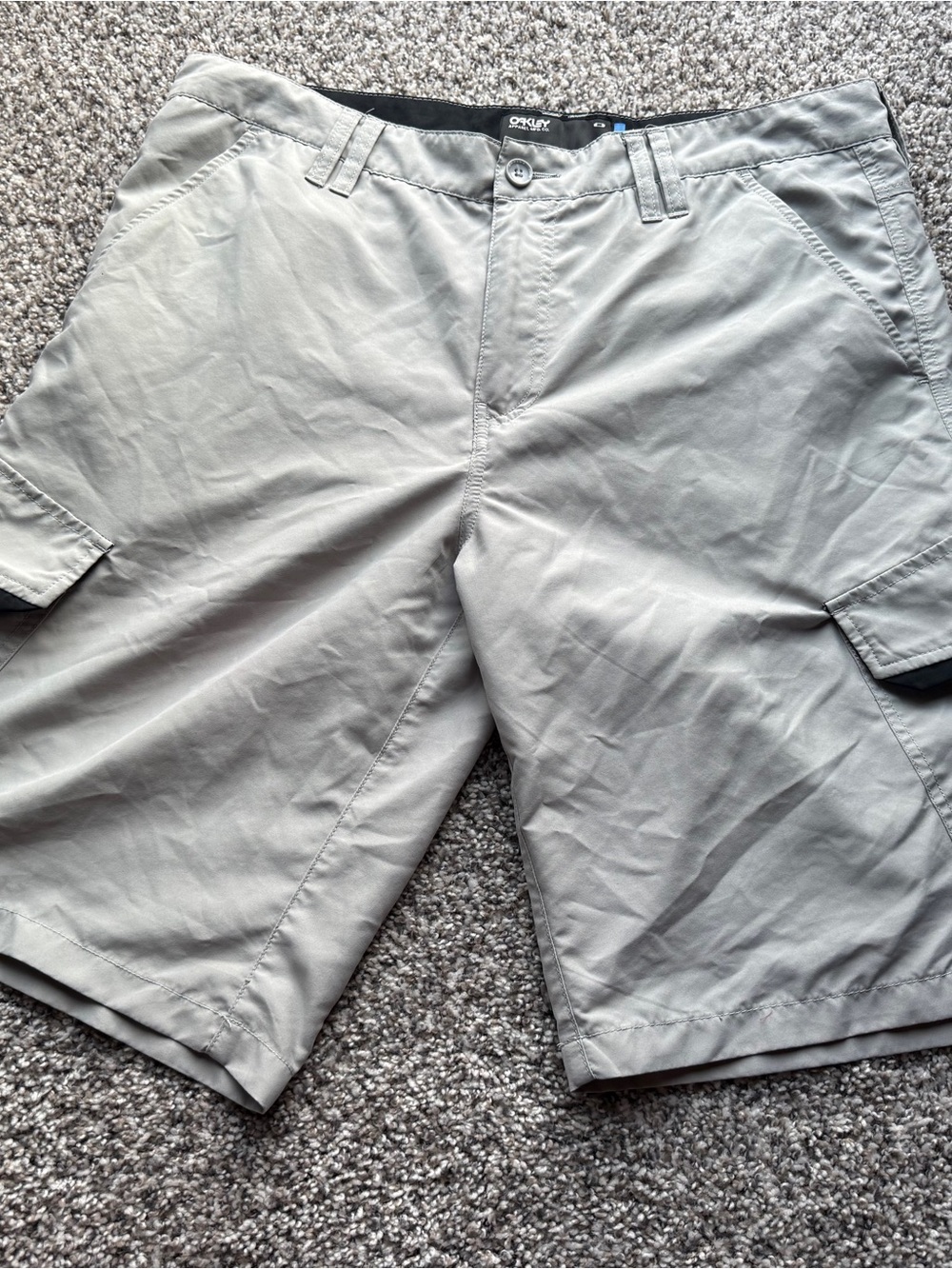 Oakley Men’s Gray Cargo Shorts